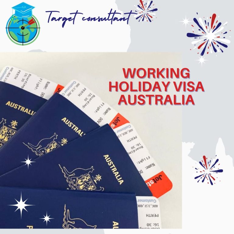 Young travelers on beach in Australia with backpacks – Working Holiday Visa 2025